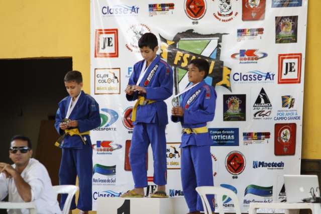 Torneio re&uacute;ne 250 atletas de jiu-j&iacute;tsu do Estado todo em Campo Grande
