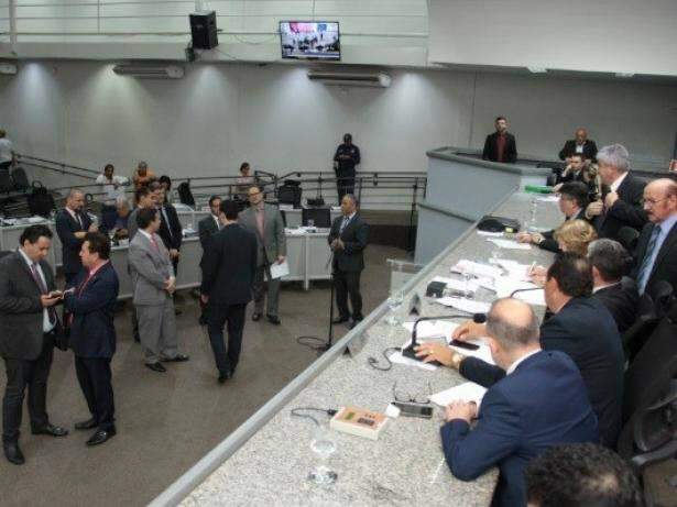 Vereadores alertam sobre chance de tarifa aumentar com ISS no transporte