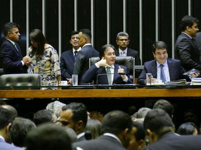 Congresso derruba vetos presidenciais e altera regras de ado&ccedil;&atilde;o