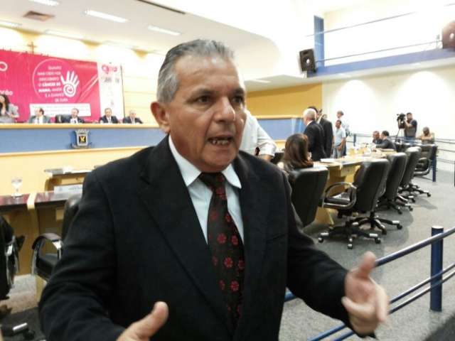 Saraiva afirma que indefini&ccedil;&atilde;o sobre sa&iacute;da de Freire desvaloriza servidor