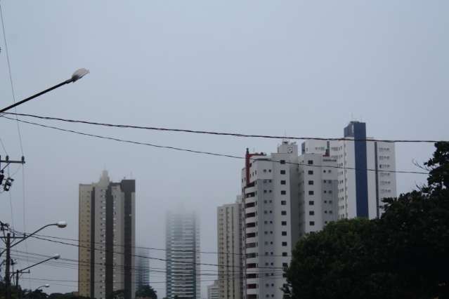 Sexta-feira amanhece com nevoeiro e temperatura em 15&ordm; na Capital