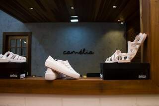 Camélia tem lançamentos de uma das marcas mais queridas: a Melissa. (Foto: Divulgação/ Camélia)
