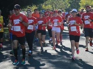 Mais de 600 participam de corrida que incentiva doa&ccedil;&atilde;o de sangue e medula