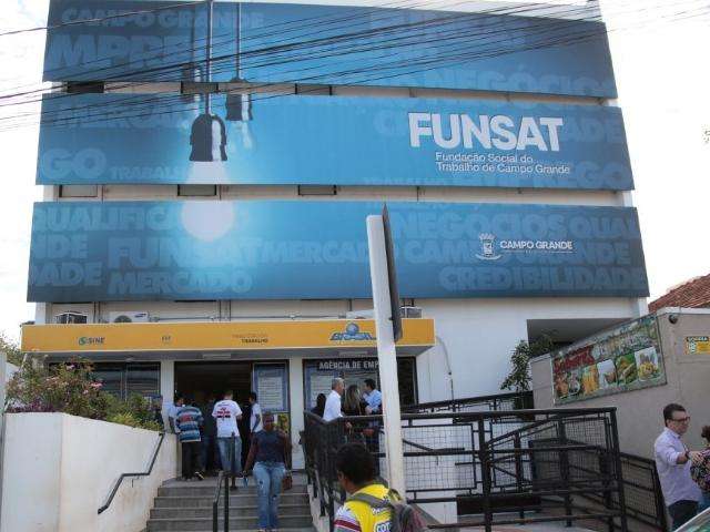 De bab&aacute; a contador, Funsat oferece 300 vagas de emprego nesta segunda