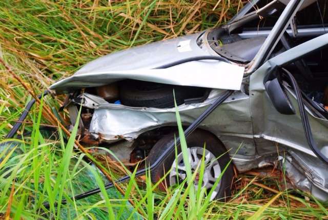 Vigia morre e tr&ecirc;s pessoas ficam feridas na colis&atilde;o entre dois carros