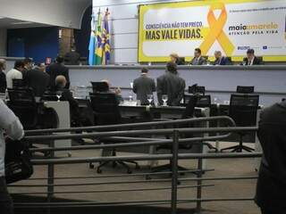 Na sessão do dia 26 de março, os vereadores gastaram 29 minutos lendo homenagens (Foto: Marina Pacheco)