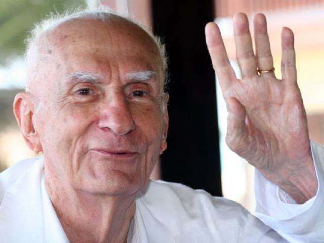 Escritor Ariano Suassuna morre aos 87 anos em Recife