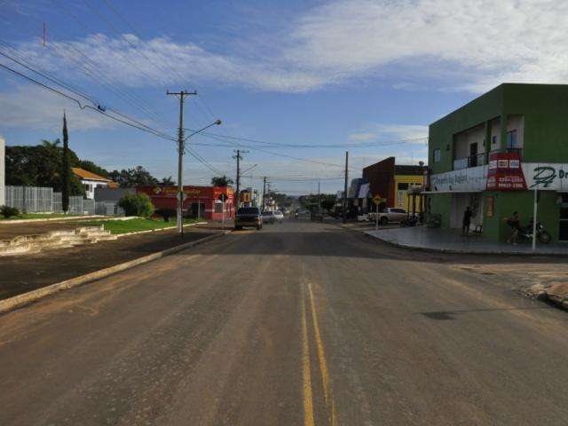 Em uma hora, chove 87% do esperado para o m&ecirc;s e deixa cidade em alerta