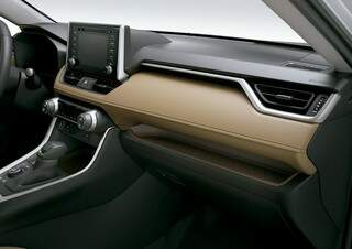 Toyota apresenta nova geração do RAV4 híbrido