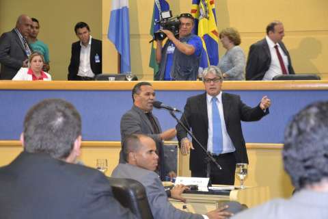Bernal reduz suplementação em R$ 68 milhões e Câmara vota na quinta