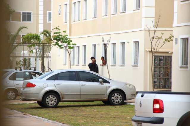 M&atilde;e que deixou crian&ccedil;as trancadas em apartamento continua desaparecida