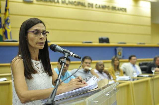 Diretoria do Mirim &eacute; acusada de forjar troca de comando e superfaturar obras