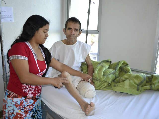  Aos 63 anos, "seo" Jair vive entre o medo e o sonho de voltar a andar