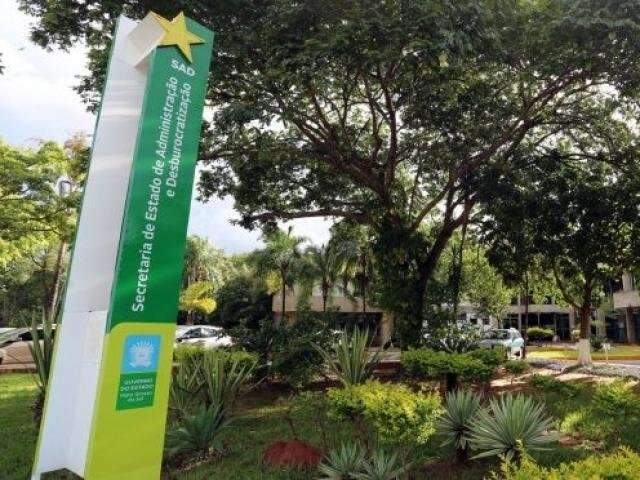 Servidores estaduais poder&atilde;o sacar os sal&aacute;rios na quinta-feira