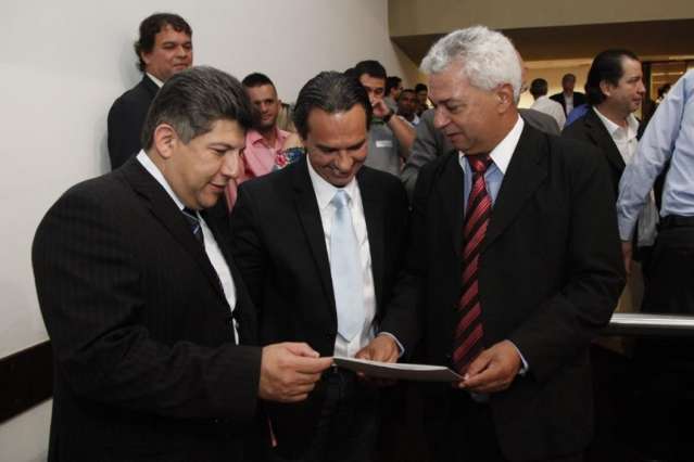 Prefeito eleito diz que ficar&aacute; na Assembleia at&eacute; o fim de dezembro