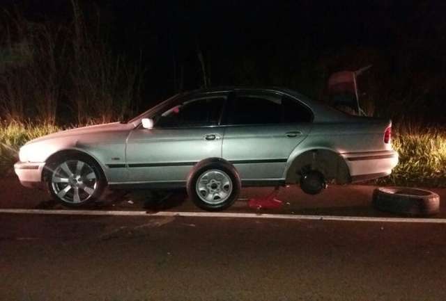 Morador de MS morre atropelado ao trocar pneu em rodovia de Goi&aacute;s