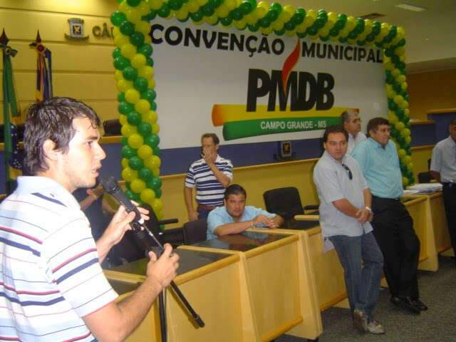  Insatisfeito, l&iacute;der da juventude do PMDB amea&ccedil;a trocar o partido pelo PT
