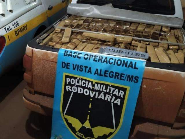 Em apreens&otilde;es simult&acirc;neas, pol&iacute;cia flagra quase 2 toneladas de maconha