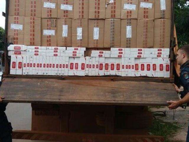 PM apreende 1,5 mil caixas de cigarros contrabandeados em dois flagrantes