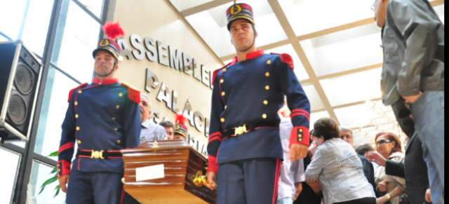  Corpo de Celina Jallad &eacute; sepultado no Parque das Primaveras
