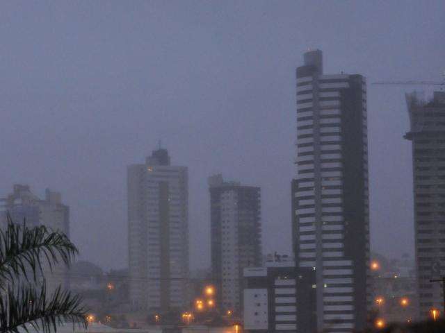 Temperaturas caem, mas frio deve chegar mais forte semana que vem