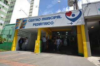 Centro Pediátrico atende diariamente cerca de 600 crianças em três turnos e é mantido por recursos do tesouro municipal (Foto: Marcelo Calazans / Arquivo)