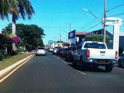 Carreata a favor de Bolsonaro re&uacute;ne 30 ve&iacute;culos em Nova Andradina 