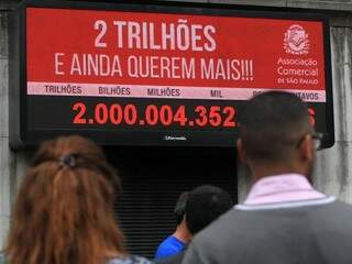 Brasileiros pagaram R$ 2 trilhões de impostos este ano, indica o iimpostômetro