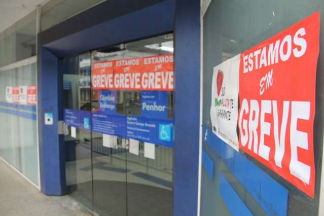 Banc&aacute;rios iniciam greve e caixa eletr&ocirc;nico &eacute; alternativa para clientes
