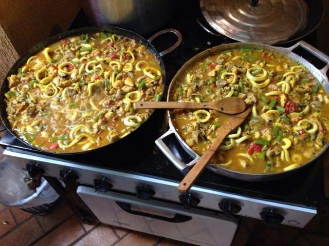 Casal faz &ldquo;comida de quinta&rdquo; para reunir os amigos e conhecer pessoas