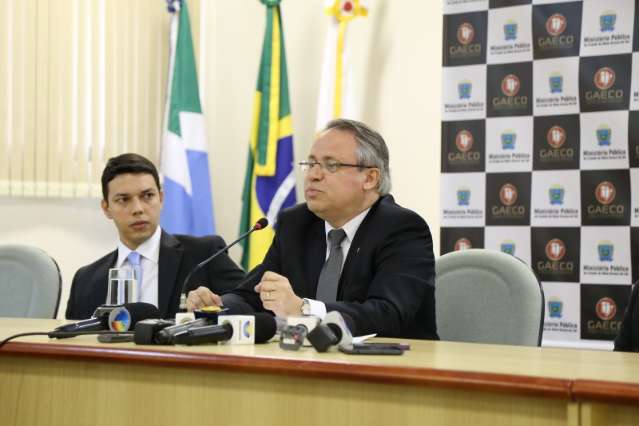 Chefe do MPE p&otilde;e promotores da for&ccedil;a-tarefa para analisar Coffee Break