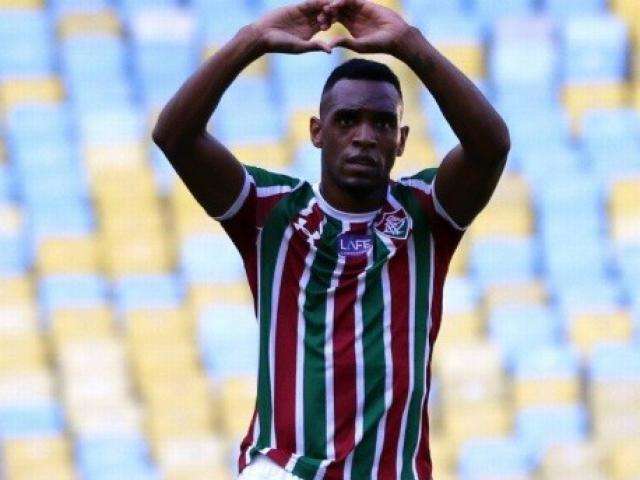 Goleiro pega p&ecirc;nalti e Fluminense bate Botafogo por 1 a 0 no Maracan&atilde;