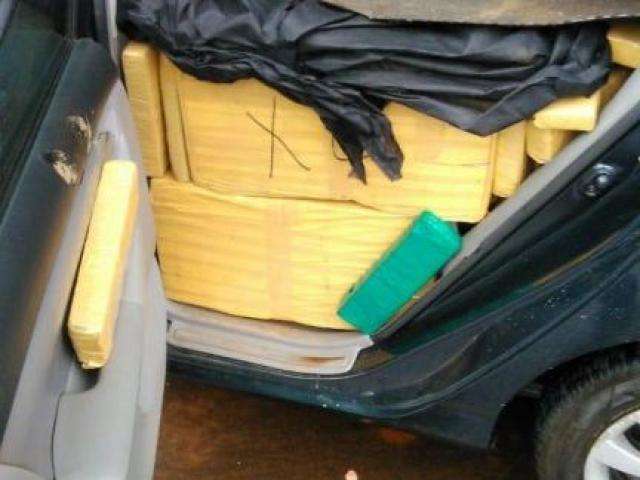 Den&uacute;ncia leva PF a prender 3 traficantes com 826 kg de maconha 