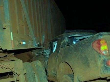 Acidente entre caminhonete e carreta mata fazendeiro de 31 anos na MS-164