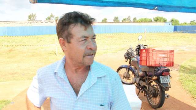 Apostando na Expogrande, ambulantes guardam lugar para iniciar vendas 