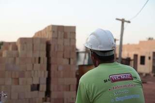 Maio registrou 672 trabalhadores da construção civil a menos no mercado (Foto: CLeber Gellio)