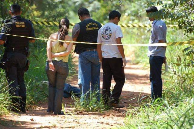 Justi&ccedil;a manda a j&uacute;ri  e mant&eacute;m preso acusado de matar vendedor de flores 