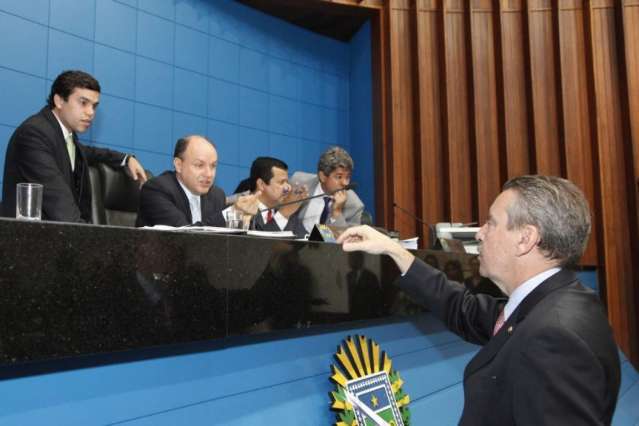 Deputados aprovam os projetos de ajuste fiscal do governo estadual