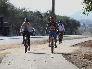 Ciclovia no principal acesso de Bonito. Obra garante segurança para ciclistas, pedestres e motoristas. 
