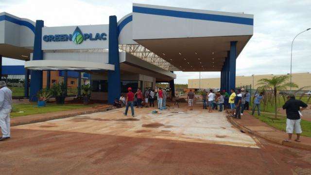 Impasse com empreiteira atrasa obra milion&aacute;ria e prejudica trabalhadores