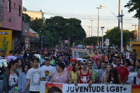 Nem azul e nem rosa, luta colorida toma ruas durante 7ª Parada LGBT+