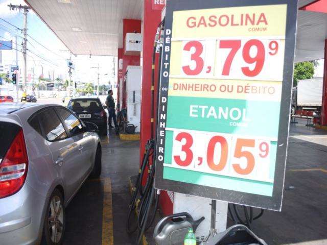 Litro da gasolina acumula queda de 2,4% e chega aos 3,79 em MS