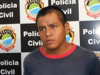 Valdir foi preso na noite de ontem em uma borracharia na avenida Guaicurus. (Foto: Simão Nogueira)