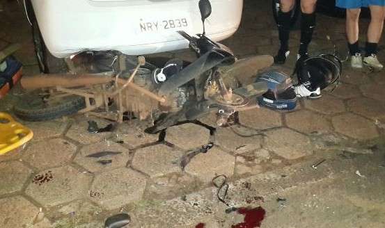  Motociclista morre ap&oacute;s acidente com carro e condutor foge sem prestar socorro 