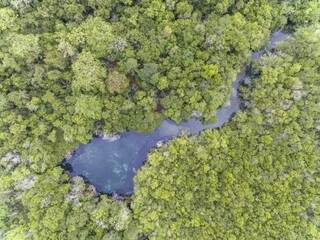 A nascente do Rio Olho D&#039;água vista de cima, uma imensa piscina natural distante 36 km de Jardim (Foto: Marcos Amend)