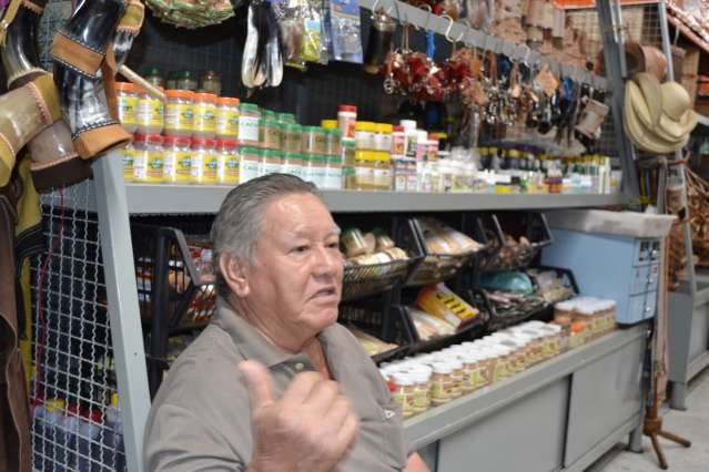 Com parte da reforma conclu&iacute;da, comerciantes elogiam &ldquo;novo&rdquo; Mercad&atilde;o