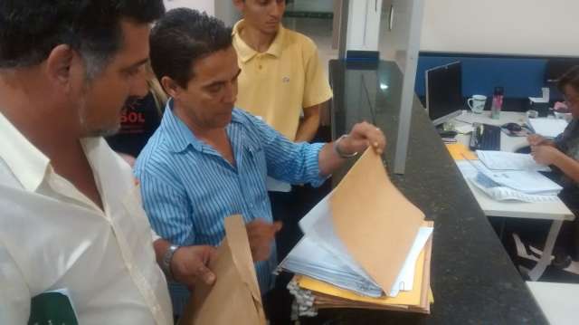 Ap&oacute;s sufoco, PSOL registra chapa 15 min antes do prazo final