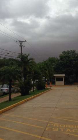 Nuvens negras tomam lugar do sol e previs&atilde;o &eacute; de chuva para a Capital