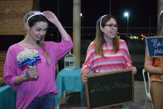 Samela e Ana Paula noivas gratas as amizades que nasceram no grupo.  (Foto: Vanessa Tamires)