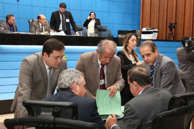 Deputados aprovam a cria&ccedil;&atilde;o da Controladoria-Geral do Estado